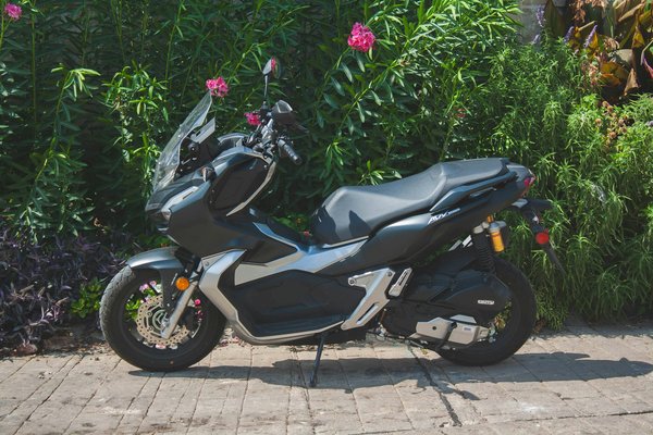 Comment installer un système de chauffage intégré sur une moto pour les trajets en hiver?